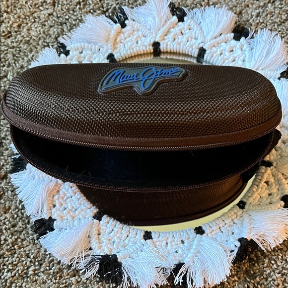 Black Sunglasses with Signature Logo - Picture 9 of 10